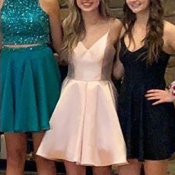 Allyce Paris Dress - Picture 5 of 6